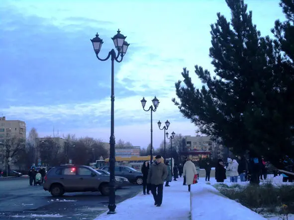Современная улица Карла Маркса Глава вторая Час коров Сегодня трудно - фото 6