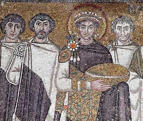 Император Юстиниан I с придворными Ближний к императору слева Велисарий - фото 11