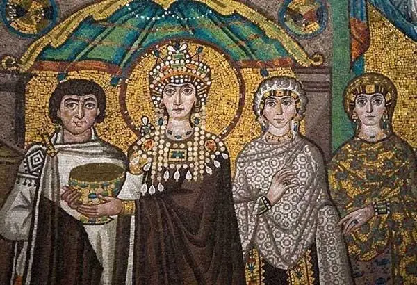 Императрица Феодора с придворными Ближняя к императрице справа Антонина - фото 12