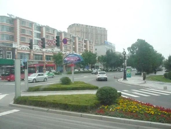Город ХуньЧунь Улицы в городе ХуньЧунь В проживание в гостинице у нас был - фото 4