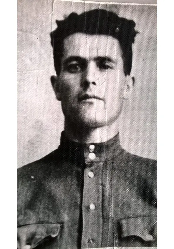 Александр Федотович Гущин 1945 год Мёртвый лейтенант Государство Сталина - фото 1