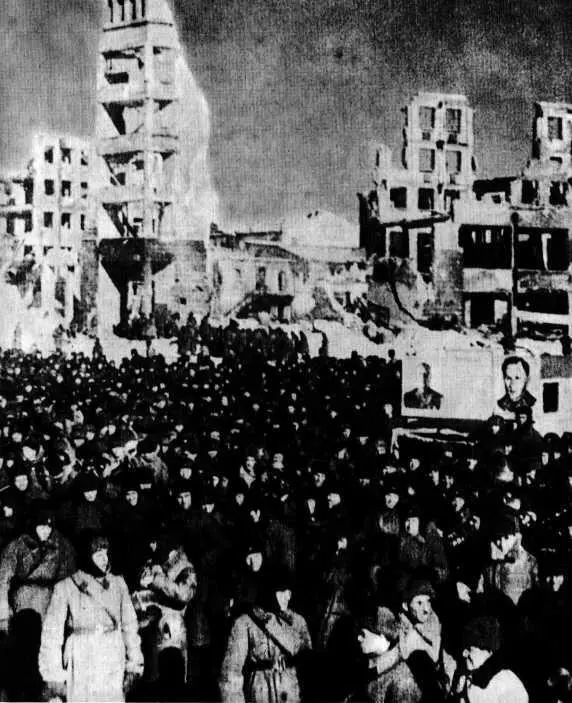 У стен Сталинграда К 1942 году танковые бригады были сведены в соединения - фото 46