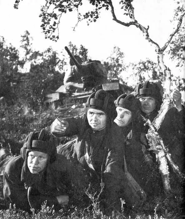 НАУКА ПОБЕЖДАТЬ Теория и практика Искусство танкового боя применения - фото 97
