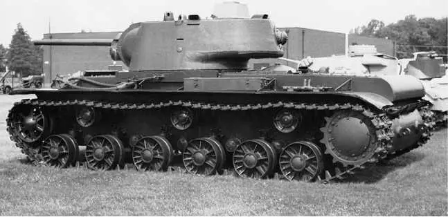 Танк КВ1 выпуска августа 1942 года с заводским 11302 в коллекции - фото 218