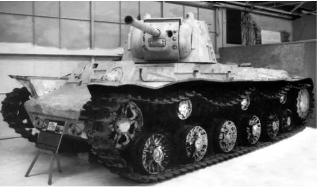 Танк КВ1 выпуска августа 1942 года с заводским 11306 в Королевском музее - фото 220