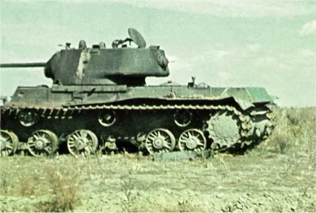 Танки КВ1 подбитые в ходе боев летом 1942 года На башне машины на нижнем - фото 233
