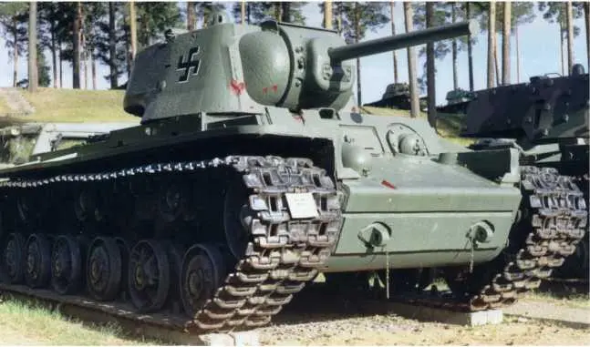 Танк КВ1 выпуска марта 1942 года заводской 10260 с литой башней из - фото 235