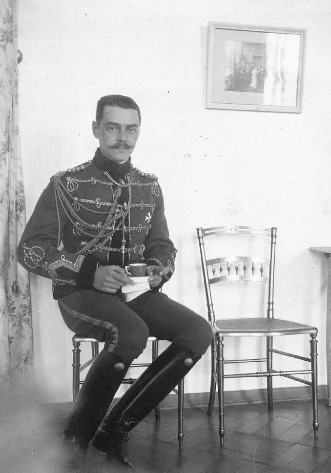 Сила Егорович умоляю вскричал молодой человек глядя на полосатого - фото 14