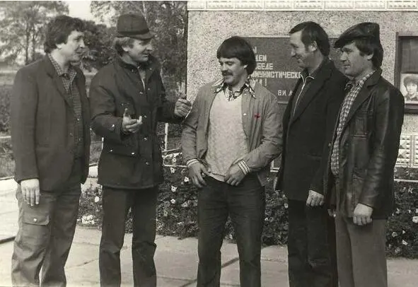 На фото Лящук В П Афанасьєв М І Мотильов Леонід Зубов М І Рябко - фото 22