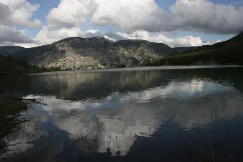 Lac de Thorame Barrage de Castillon Vincent continua en direction du sud - фото 11