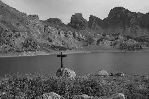 Lac dAllos à la fin de lété Automne Le lac dAllos au mois doctobre - фото 30