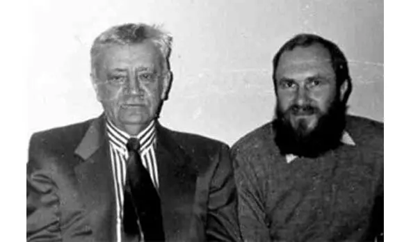 В издательстве Столица с Владимиром Максимовым Вскоре я стал директором - фото 4