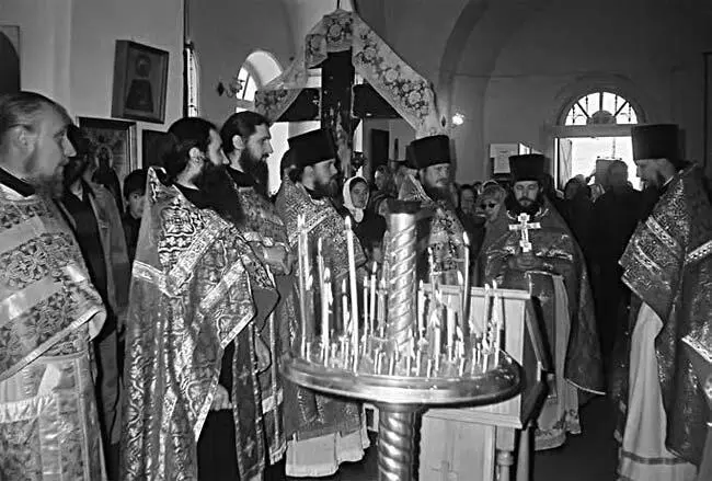 Служба в храме села Бортсурманы Крестный ход Старец Зосима Захария 1 - фото 16