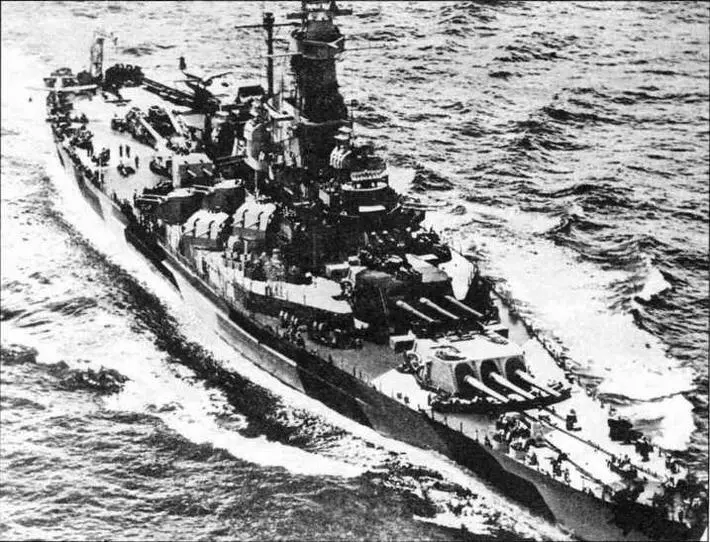 Линкор Айова в походе 1943 год фото из архива ЮМШедякова Первый год - фото 56