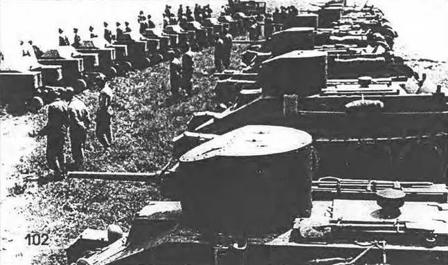 БТ2 в боевом строю механизированной бригады им КБКалиновского лето 1933 г - фото 112