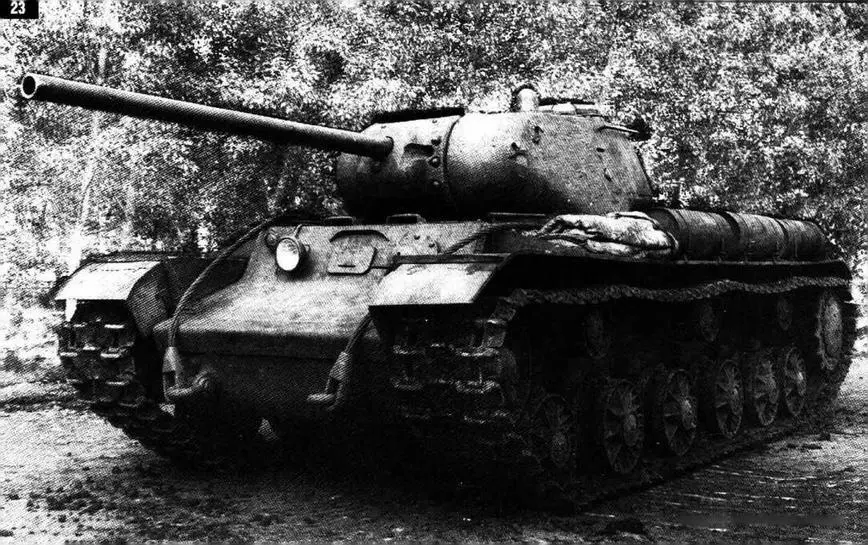 Танк КВ1С вооруженный 85мм пушкой С31 в штатной башне Хранится в ВИМ БТВТ - фото 27