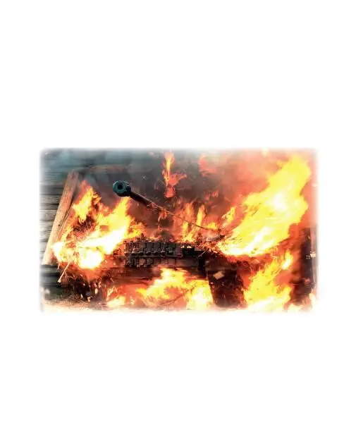 На краю израненного воронками поля растерзанные танки Т34 Обгоревшие - фото 2
