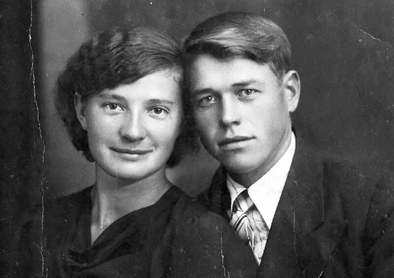 Андрей и Полина муж и жена 1939 г Глава 2 Боевое крещение Низкогрудый - фото 5