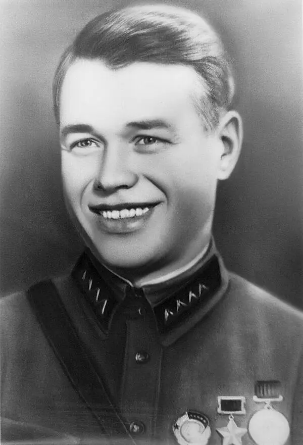 Андрей Герой Советского Союза 1940 г В день вручения награды 1940 г - фото 7