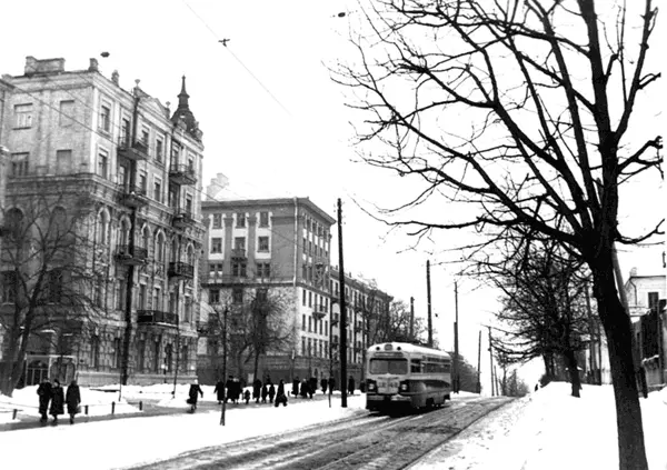 Улица Льва Толстого у угла Тарасовской 1955 год ЦГКФФА Украины им Г С - фото 20