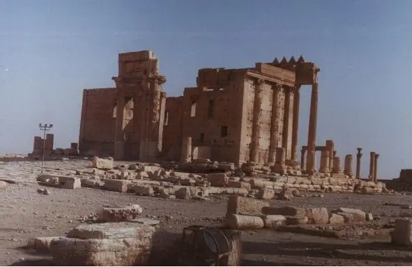 Пальмира 1999 Пальмира 1999 Мы пошли вчетвером по огромным булыжникам - фото 12