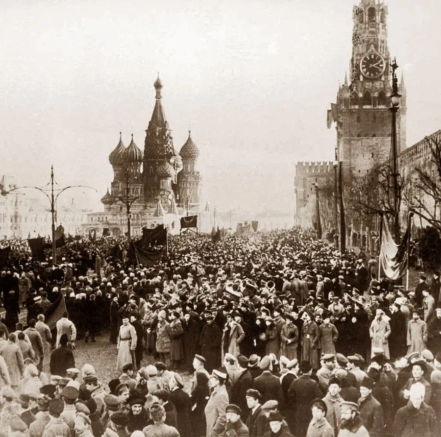 Красная площадь в Москве февраль 1917 года Рассказывали что 28 февраля под - фото 33