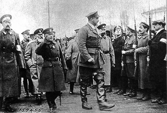 Члены Временного правительства Северной области Капитан Дайер Знамя - фото 22