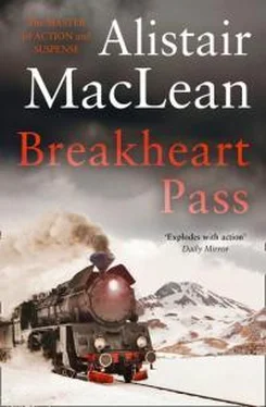 Алистер Маклин Breakheart Pass обложка книги