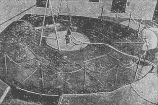 Рис 46Вид реактора первой атомной электростанции сверху В графитовой кладке - фото 67