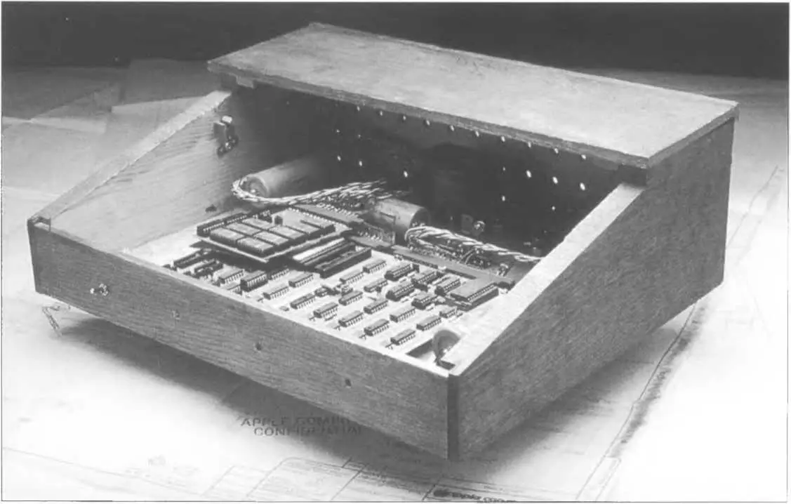 Первый экземпляр Apple I 1976 год Собственность Apple Computer Inc - фото 92
