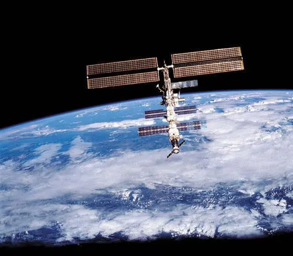 Международная космическая станция Фото НАСА Необычная галактика IRAS - фото 16