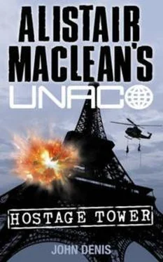 Алистер Маклин Hostage Tower обложка книги