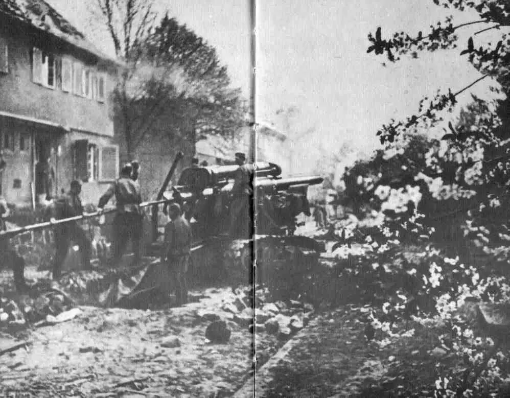 Прямой наводкой Командир 2го батальона 674го полка Я И Логвиненко - фото 11
