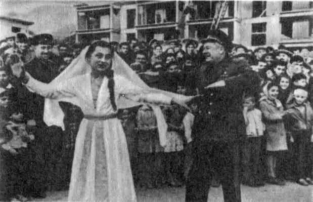 На родине у М В Кантария Герой Советского Союза А С Сальников - фото 29