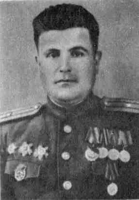 Начальник дивизионной разведки В И Гук Командир 1го батальона 756го - фото 8