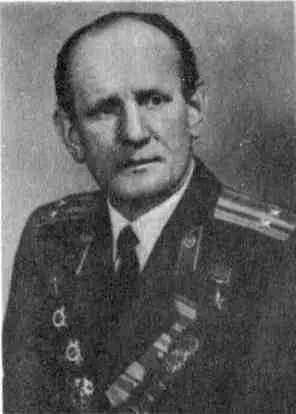 Командир 1го батальона 756го полка Герой Советского Союза С А Неустроев - фото 9