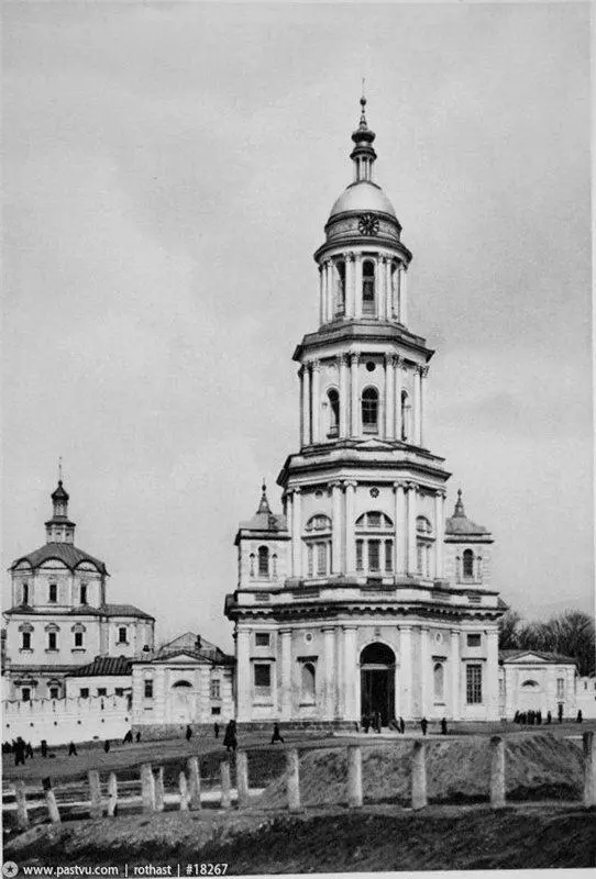В 17951803 годах перед Святыми вратами возвели в классическом стиле - фото 50