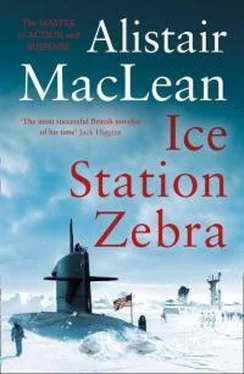 Алистер Маклин Ice Station Zebra обложка книги