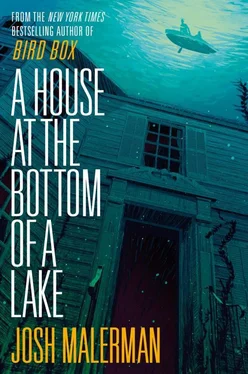 Джош Малерман A House at the Bottom of a Lake обложка книги