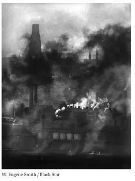 In their heyday these foundries were vastthe largest one stretched for miles - фото 17