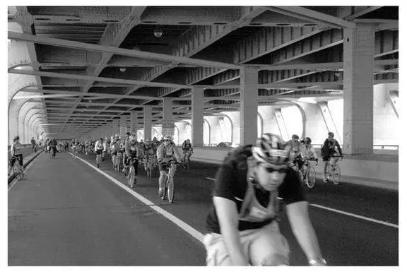 1200 noon Im riding over the Verrazano Bridge which means Im almost done - фото 90