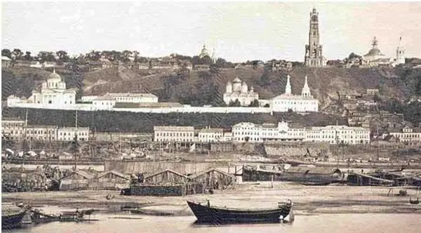 Нам надо было если верить лёшкиным байкам зайти за него и там сзади онато - фото 4