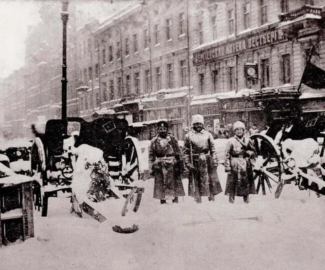 Баррикады на Литейном проспекте в Петрограде 27 февраля 12 марта 1917 года - фото 7