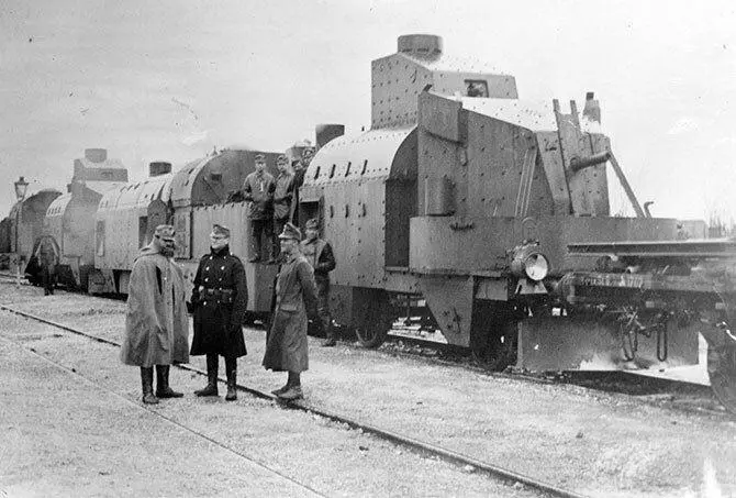 Бронепоезд 1915 Немецкая машина для рытья окопов 1918 Французские - фото 29