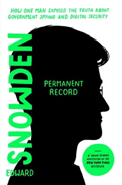 Эдвард Сноуден Permanent Record (Young Readers Edition): How One Man Exposed the Truth about Government Spying and Digital Security обложка книги