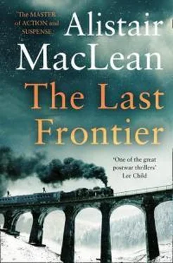 Алистер Маклин The Last Frontier обложка книги