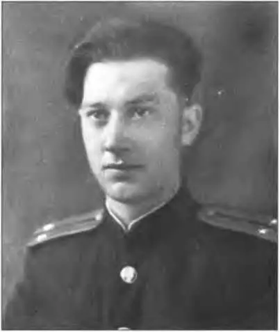 Старший помощник командира С117 В Карцемалов С117 в походе 1947 г С117 - фото 8