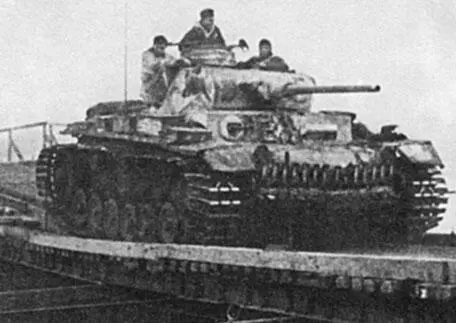 Танк Pz III с 50мм пушкой длиной 60 калибров из состава 11го танкового полка - фото 64