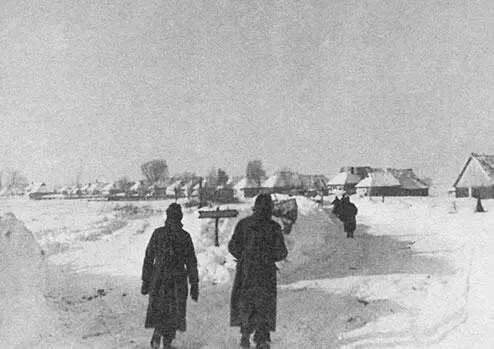 Перед одним из селений в долине реки Быстрой Командир 2го батальона 11го - фото 73
