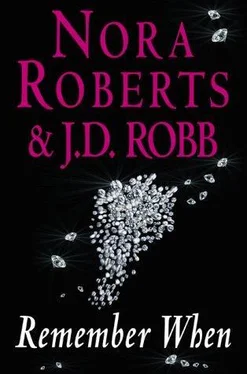 Nora Roberts Remember When обложка книги